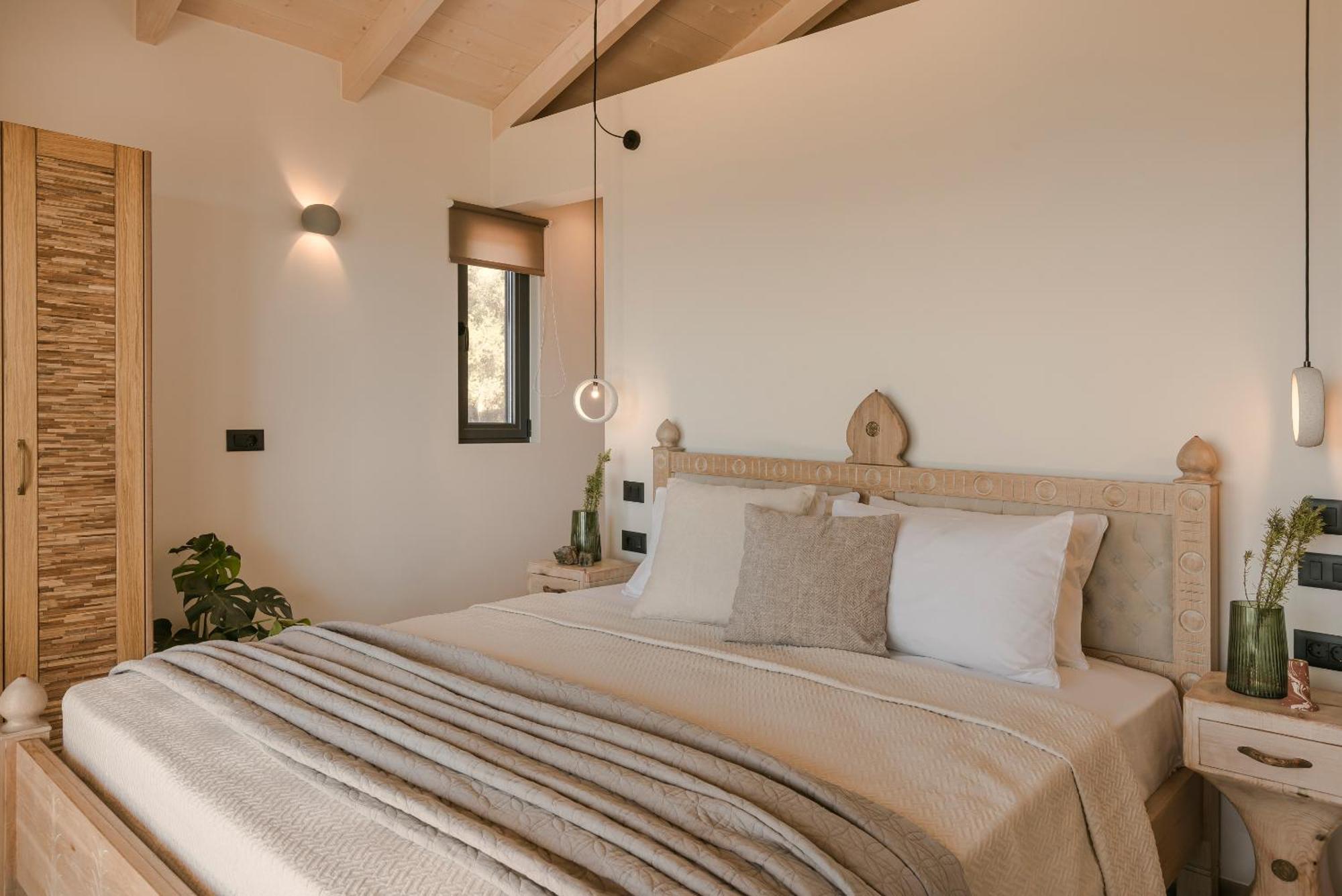 Hilaritas Luxury Suites Sea View, Private Pool & Jacuzzi Paradise Ratzaklíon Dış mekan fotoğraf