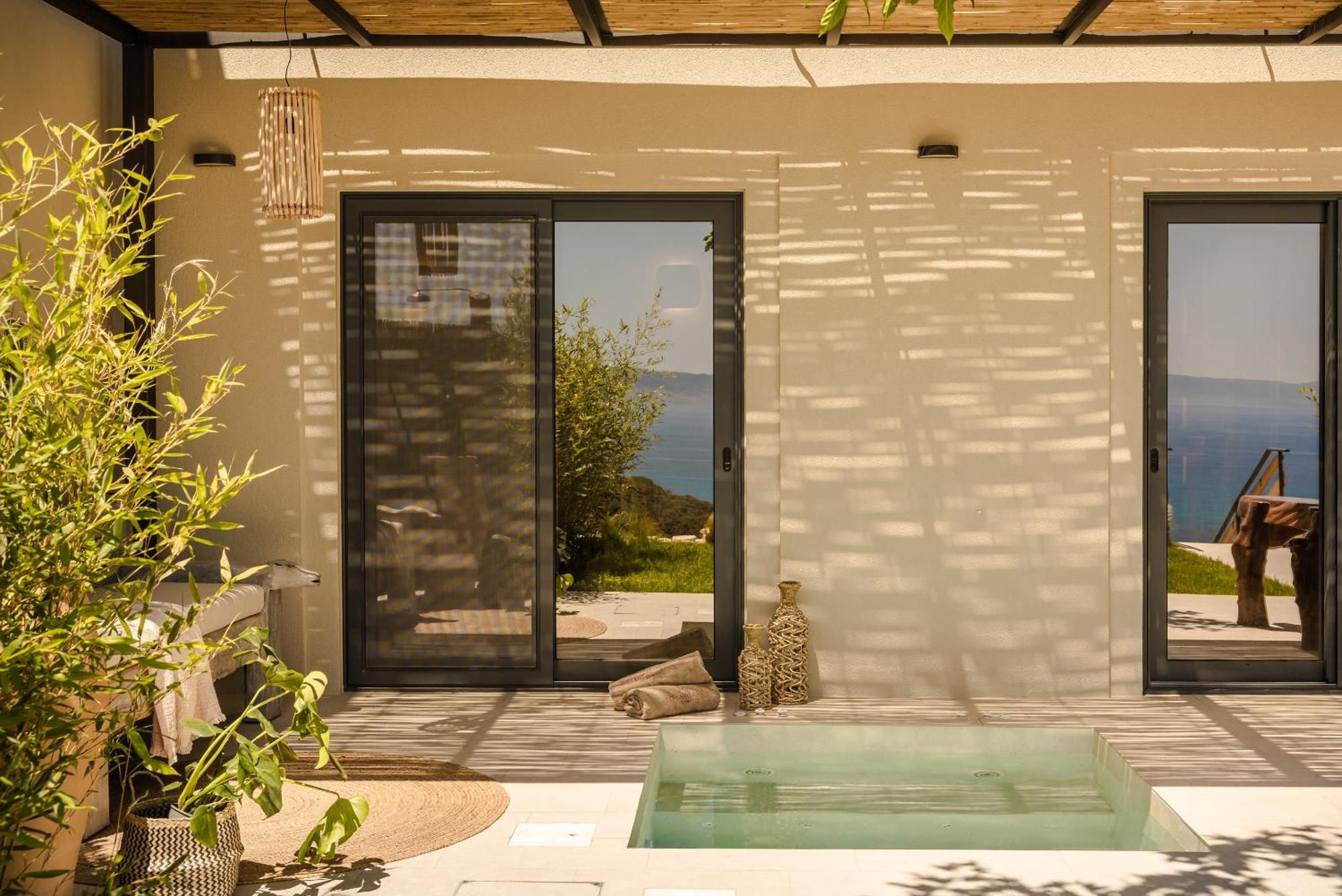 Hilaritas Luxury Suites Sea View, Private Pool & Jacuzzi Paradise Ratzaklíon Dış mekan fotoğraf